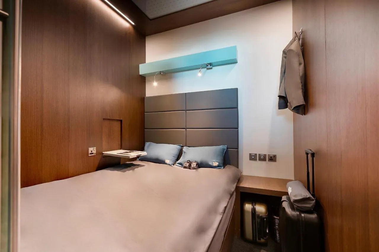 Sleep 'N Fly Sleep Lounge, A-Gates Terminal 3 - Transit Only Hotel Dubai Capsule hotel